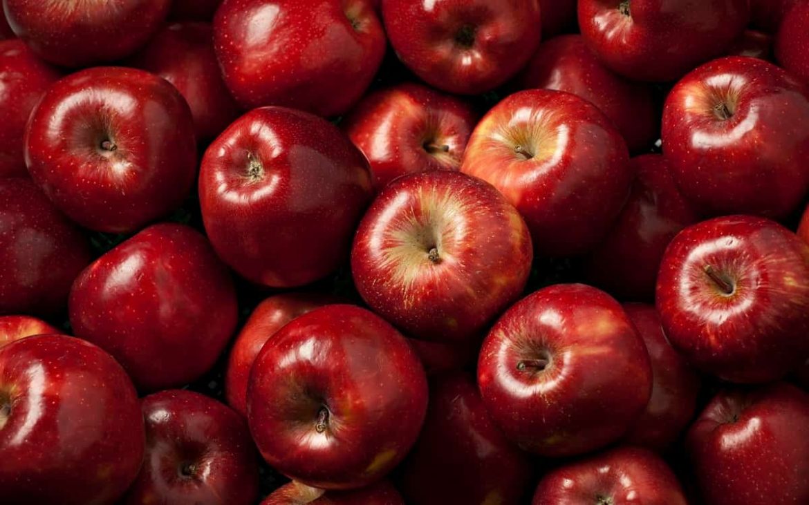 مصرف سیب قرمز استخوانی موجب افزایش باروری در مردان می شود